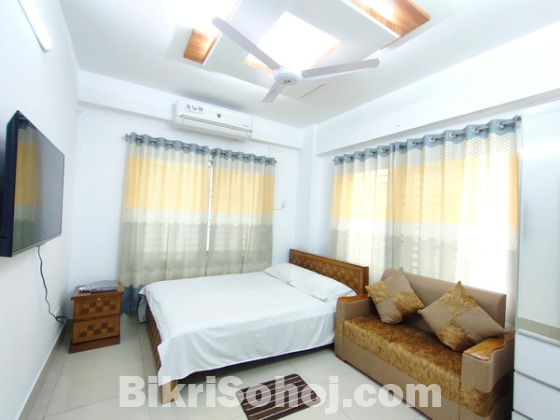 Rent Furnished 1BHK Apartment in Bashundhara R/A